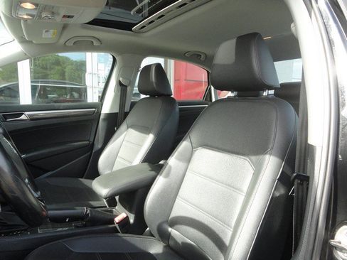 Used 2016 Volkswagen Passat 1.8T SE w/ Lighting Package (P06) FWD image 10