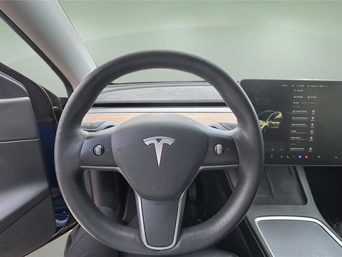 Used 2021 Tesla Model Y Long Range image 11