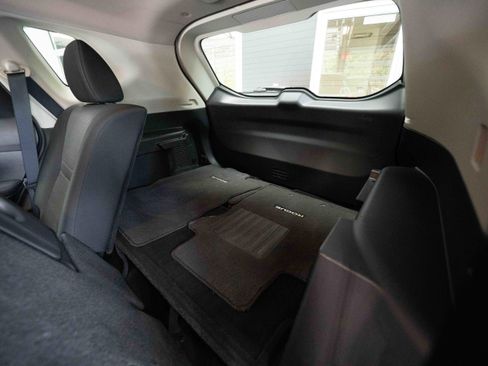 Used 2017 Nissan Rogue SV w/ SV Premium Package AWD/4WD image 24