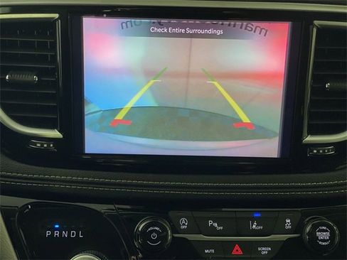 Used 2024 Chrysler Pacifica Limited image 20