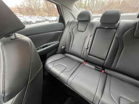 Used 2025 Hyundai Elantra Limited image 37