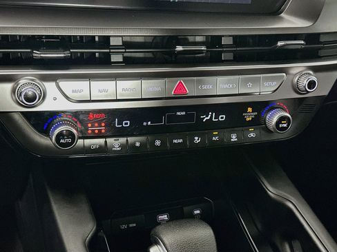 Used 2025 Kia Telluride LX FWD image 24