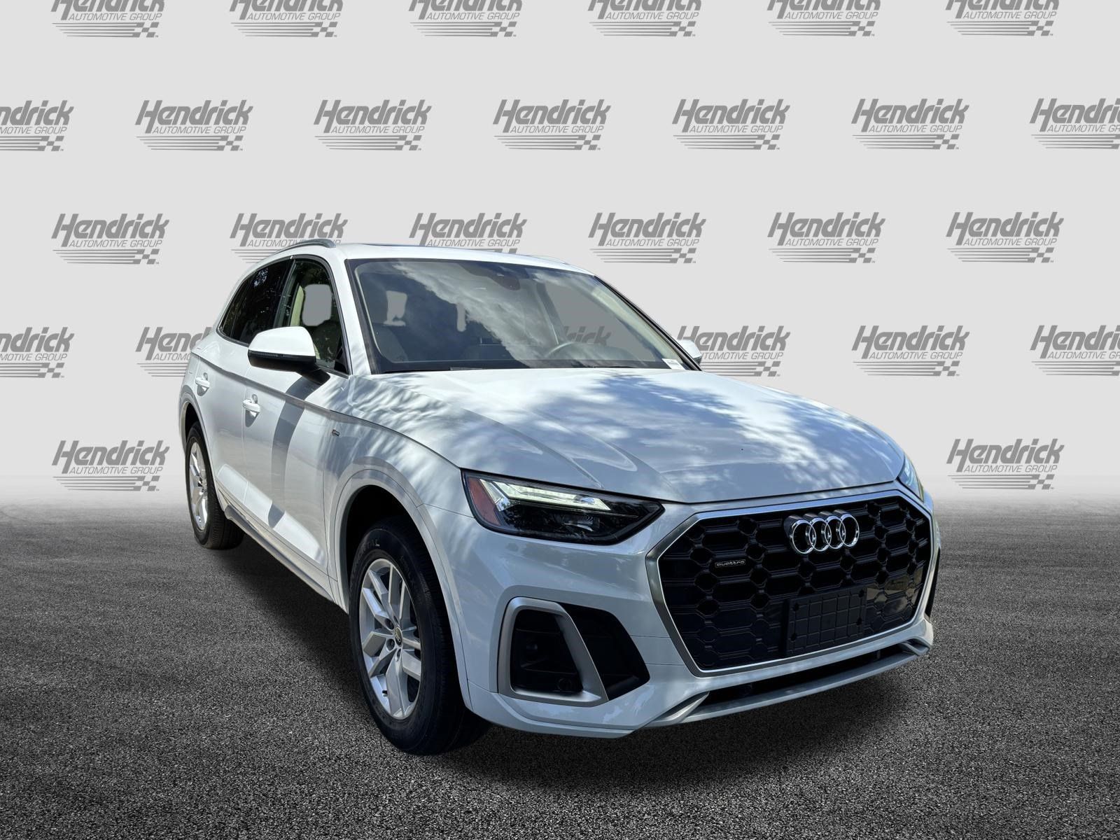 Certified 2023 Audi Q5 2.0T Premium w/ Convenience Package AWD/4WD image 2