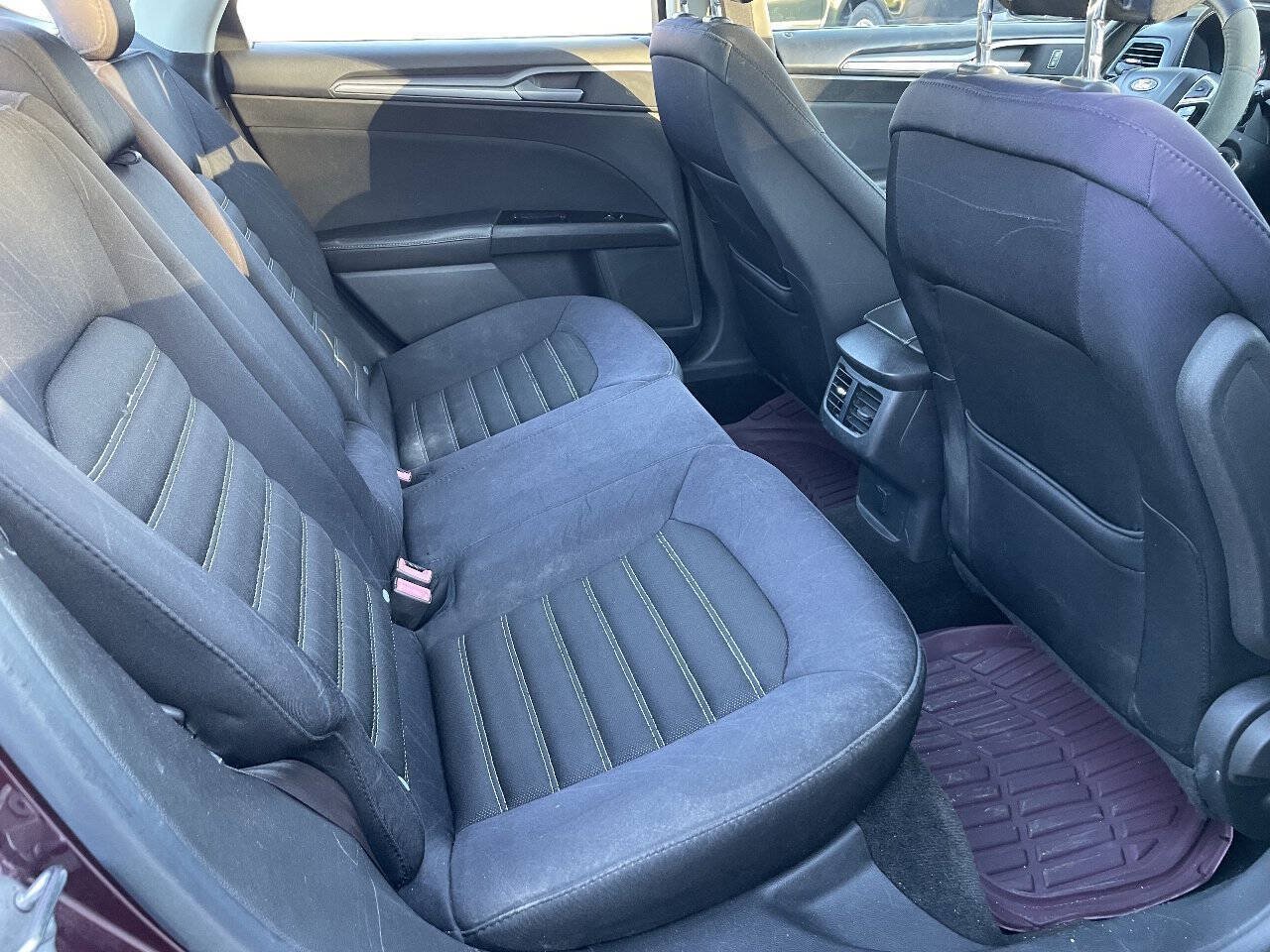 Used 2013 Ford Fusion SE FWD image 20
