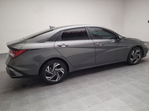 Used 2025 Hyundai Elantra SEL FWD image 10