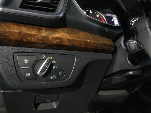 Used 2018 Audi Q5 2.0T Premium image 14