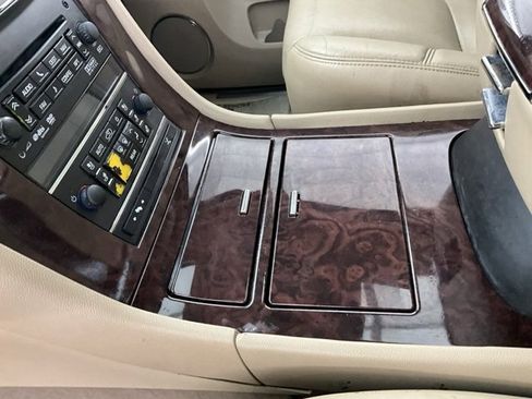 Used 2014 Cadillac Escalade ESV Premium image 21