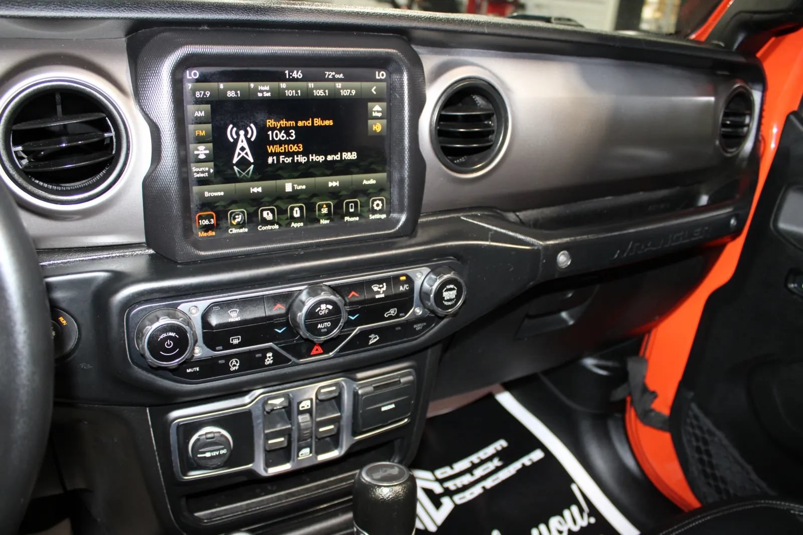 Used 2020 Jeep Wrangler Unlimited Sport S w/ Sun And Sound Package AWD/4WD image 29