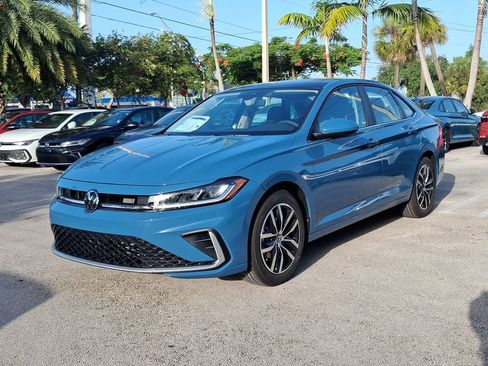 New 2026 Volkswagen Jetta SE FWD image 3