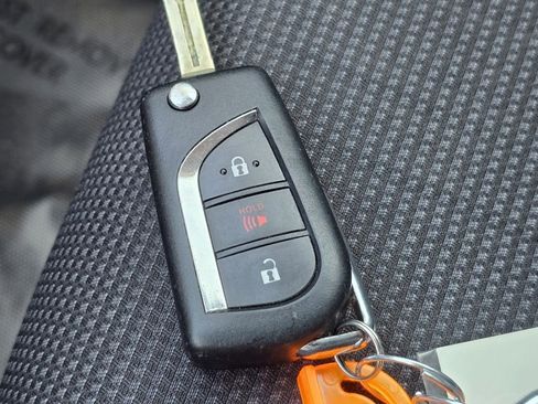 Used 2020 Toyota RAV4 LE w/ All Weather Liner Package AWD/4WD image 32