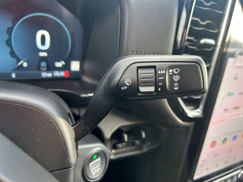 New 2025 Ford Ranger Lariat w/ Black Appearance Package image 44