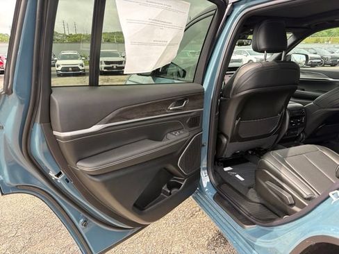 New 2026 Jeep Grand Cherokee L Limited AWD/4WD image 11