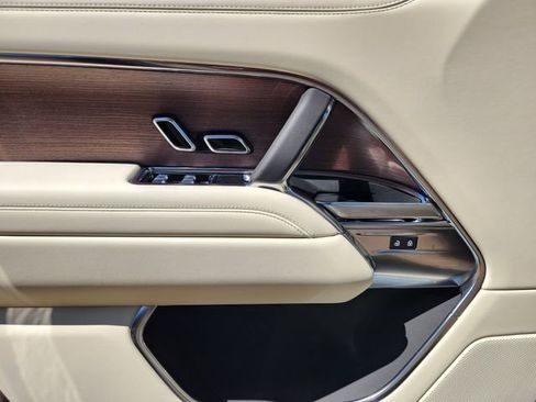New 2026 Land Rover Range Rover Long Wheelbase SE image 16
