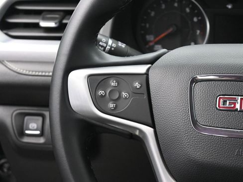 Used 2023 GMC Acadia SLT image 32