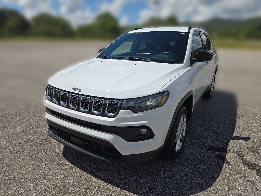Used 2023 Jeep Compass Latitude AWD/4WD image 8