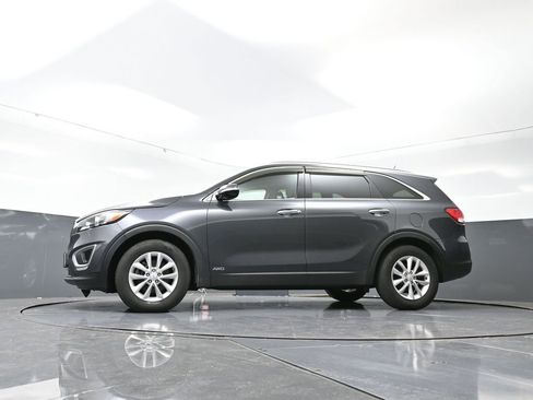 Used 2017 Kia Sorento AWD image 51