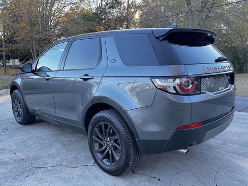 Used 2019 Land Rover Discovery Sport SE image 10