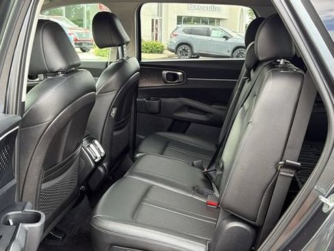 Used 2022 Kia Sorento S FWD image 26