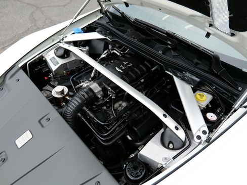 Used 2015 Aston Martin V8 Vantage S image 48