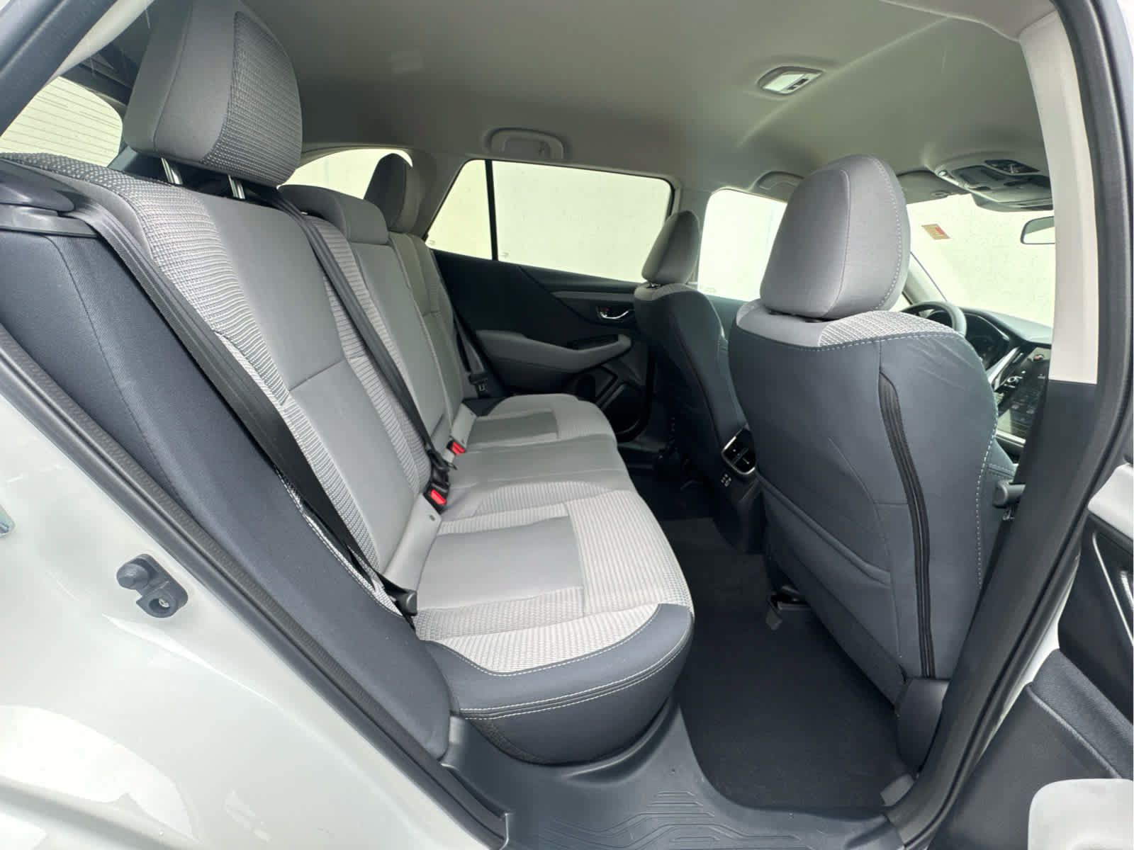 Used 2025 Subaru Outback Premium AWD/4WD image 21