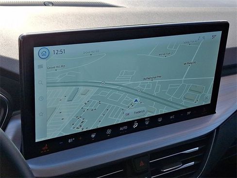 Certified 2025 Ford Escape Platinum w/ Premium Technology Package image 17