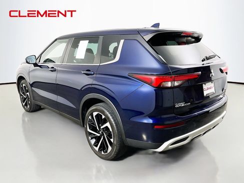 Used 2023 Mitsubishi Outlander ES AWD/4WD image 9