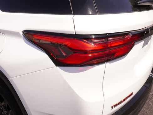 Used 2023 Chevrolet Traverse Premier w/ Redline Edition FWD image 33