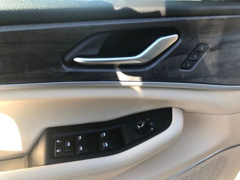 Used 2023 Jeep Grand Cherokee Sport Utility 4D image 12