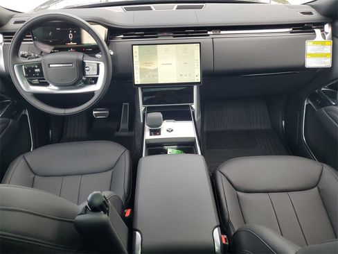 New 2025 Land Rover Range Rover Long Wheelbase SE image 18