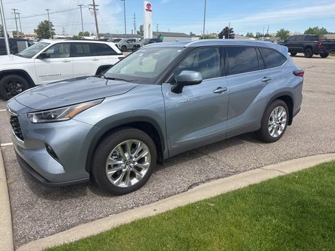 Used 2021 Toyota Highlander Limited AWD/4WD image 4