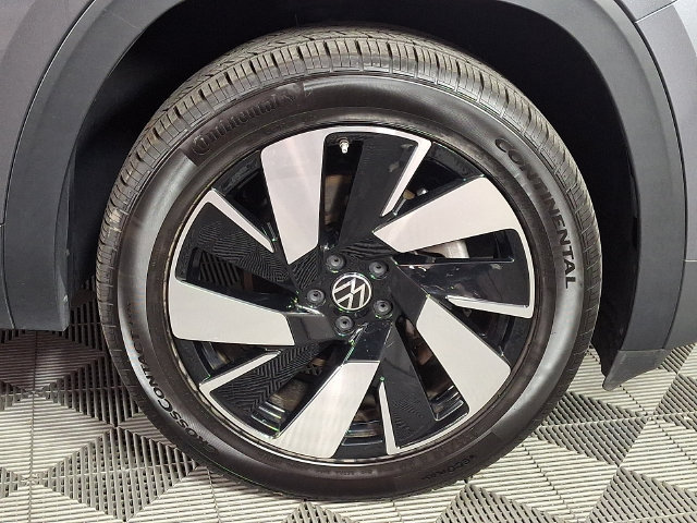 Used 2024 Volkswagen Atlas Cross Sport SE AWD/4WD image 11