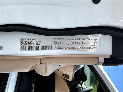 New 2025 Jeep Grand Cherokee Limited w/ Luxury Tech Group II image 13