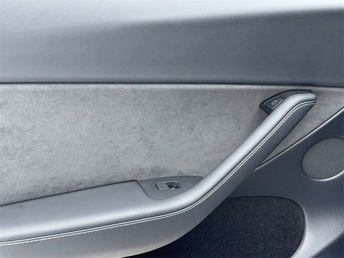 Used 2023 Tesla Model Y 2WD image 46