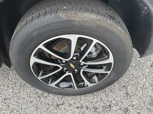 Used 2025 Chevrolet TrailBlazer LT AWD/4WD image 29