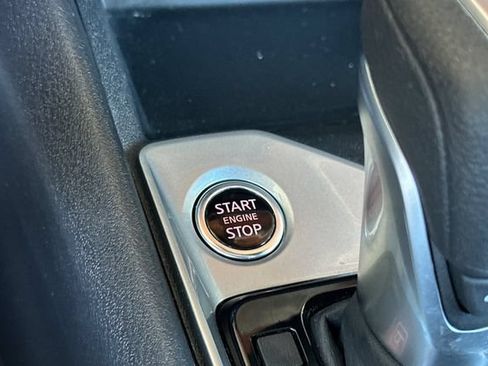 Used 2025 Nissan Altima 2.5 SV FWD image 21