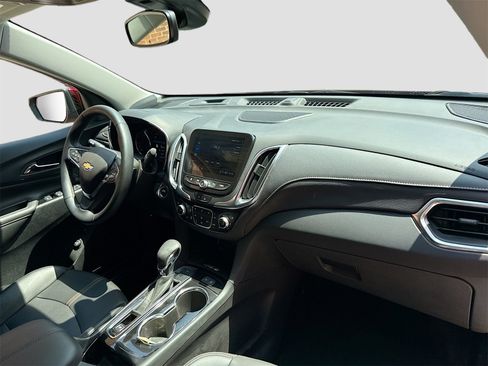 Used 2024 Chevrolet Equinox Premier image 30