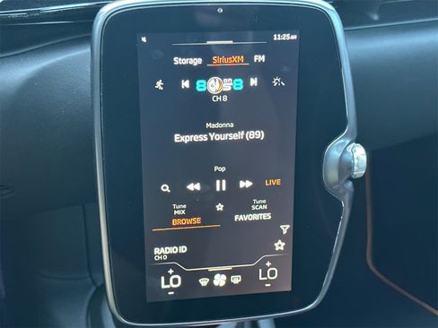 Used 2025 McLaren Artura Spider image 19