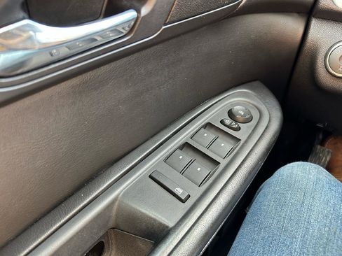 Used 2013 GMC Acadia SLT image 27