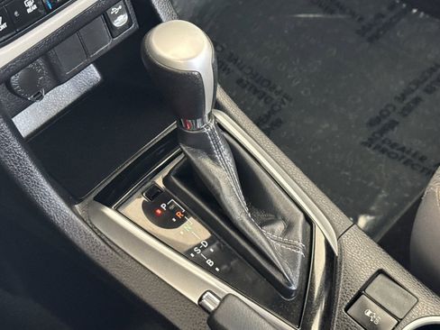 Used 2019 Toyota Corolla LE w/ Carpet Mat Package (TMS) image 19