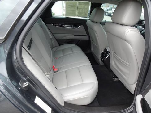 Used 2016 Cadillac XTS Luxury image 19