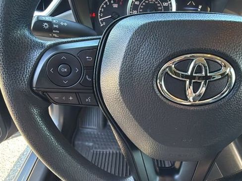 Used 2022 Toyota Corolla LE image 19