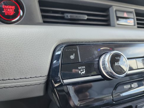 Used 2024 Honda Pilot EX-L image 8