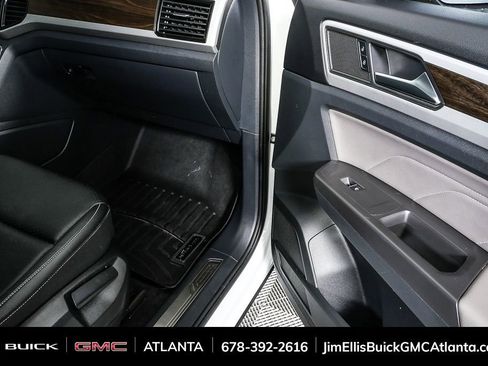 Used 2023 Volkswagen Atlas SE image 23