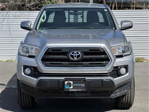 Used 2017 Toyota Tacoma SR5 image 7