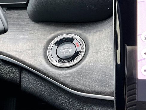 Certified 2024 Jeep Grand Cherokee L Limited w/ Luxury Tech Group II image 29