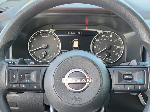 Used 2023 Nissan Rogue SV AWD/4WD image 9