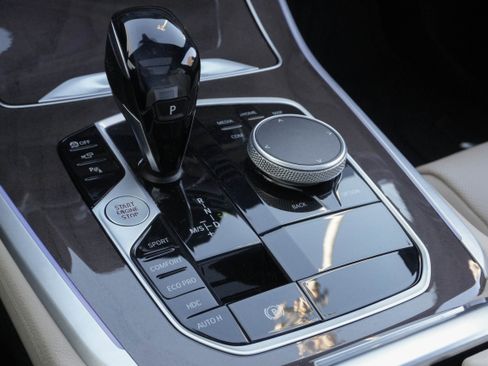 Certified 2022 BMW X5 xDrive40i w/ Luxury Seating Package image 23