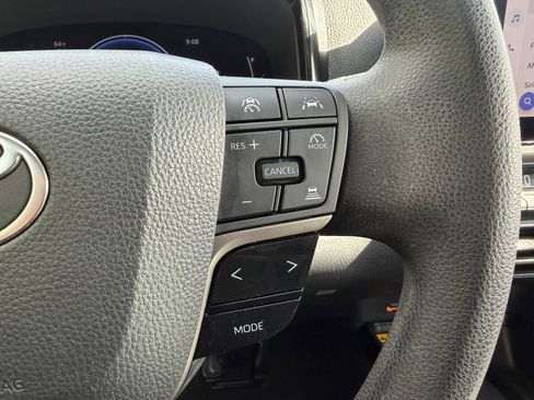 Used 2025 Toyota Camry LE image 25