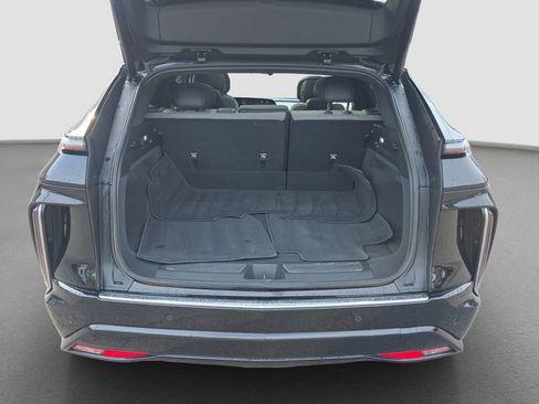Used 2024 Cadillac Lyriq Tech RWD image 17