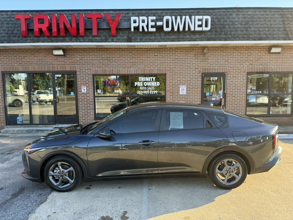 Used 2025 Kia K4 FWD image 2